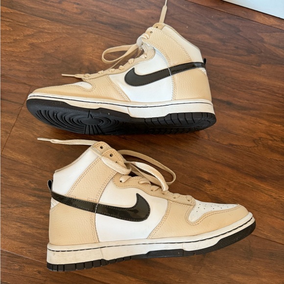 Nike Dunk High Sanddrift Beige and White Sneakers-Size 7.5 - Picture 9 of 11